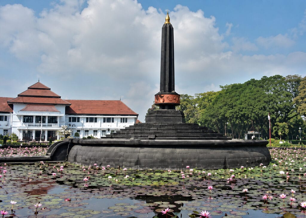 Tugu Kota Malang Service AC Sahabat
